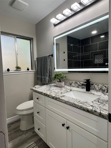 2203 Colonial Court S, League City, TX 77573