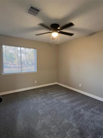 2203 Colonial Court S, League City, TX 77573