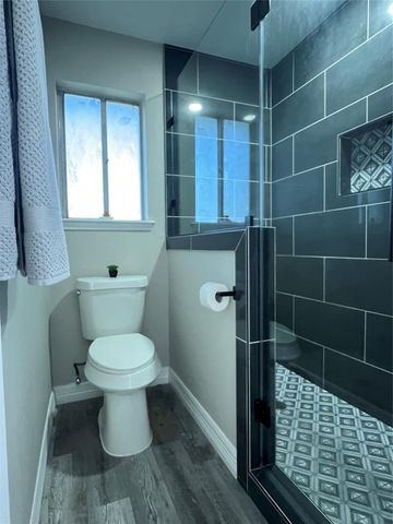 2203 Colonial Court S, League City, TX 77573