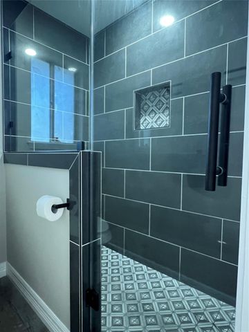 2203 Colonial Court S, League City, TX 77573