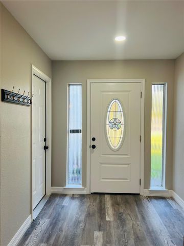 2203 Colonial Court S, League City, TX 77573