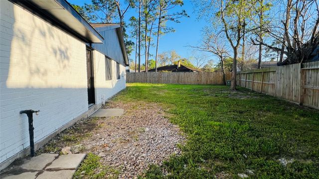 2203 Colonial Court S, League City, TX 77573