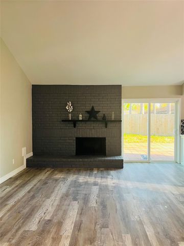 2203 Colonial Court S, League City, TX 77573