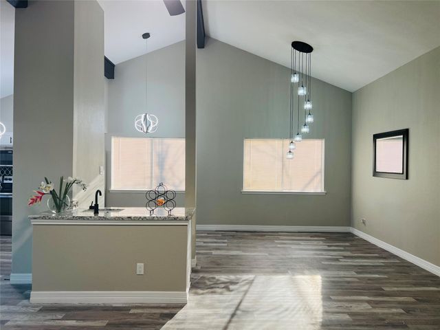 2203 Colonial Court S, League City, TX 77573