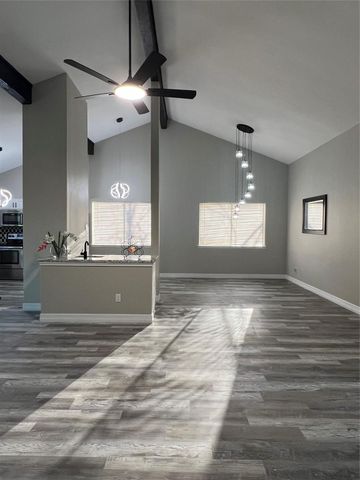 2203 Colonial Court S, League City, TX 77573