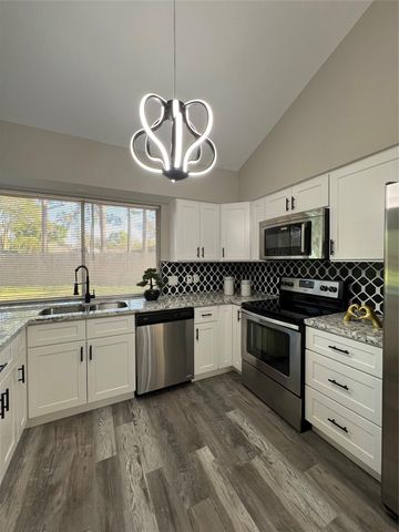 2203 Colonial Court S, League City, TX 77573