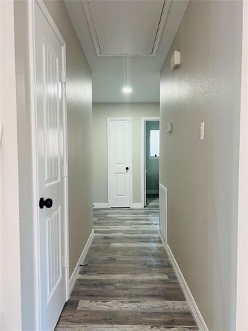 2203 Colonial Court S, League City, TX 77573