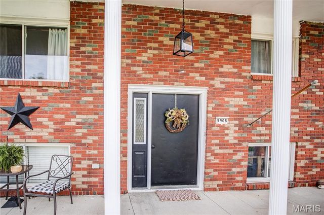 5906 Vollmer, Godfrey, IL 62035