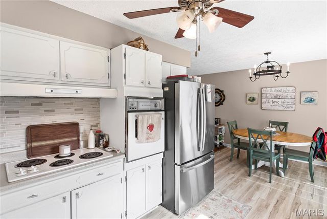 5906 Vollmer, Godfrey, IL 62035