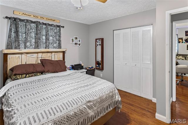 5906 Vollmer, Godfrey, IL 62035