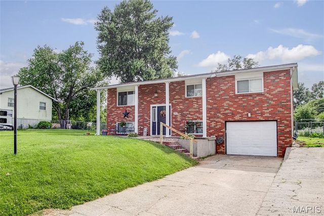 5906 Vollmer, Godfrey, IL 62035