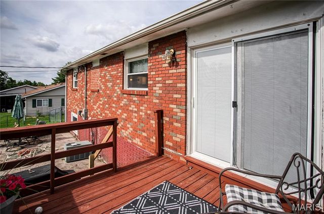 5906 Vollmer, Godfrey, IL 62035