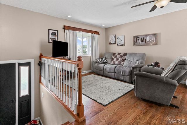 5906 Vollmer, Godfrey, IL 62035