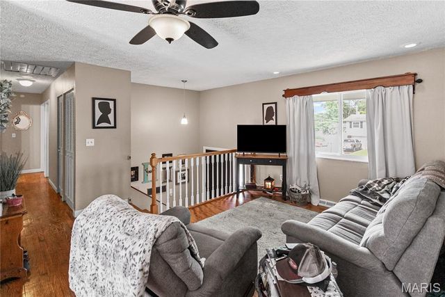 5906 Vollmer, Godfrey, IL 62035