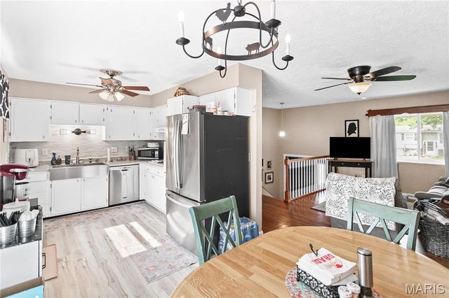5906 Vollmer, Godfrey, IL 62035