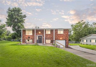 5906 Vollmer, Godfrey, IL 62035