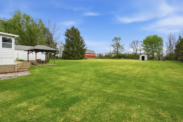 1831 N Lofgren Road, Rolling Prairie, IN 46371