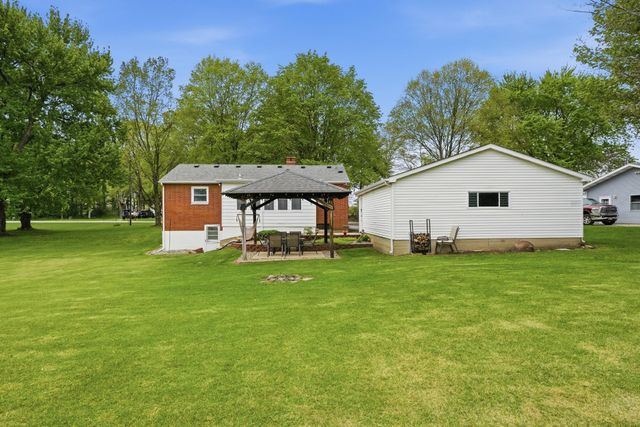 1831 N Lofgren Road, Rolling Prairie, IN 46371
