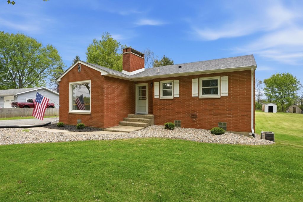 1831 N Lofgren Road, Rolling Prairie, IN 46371