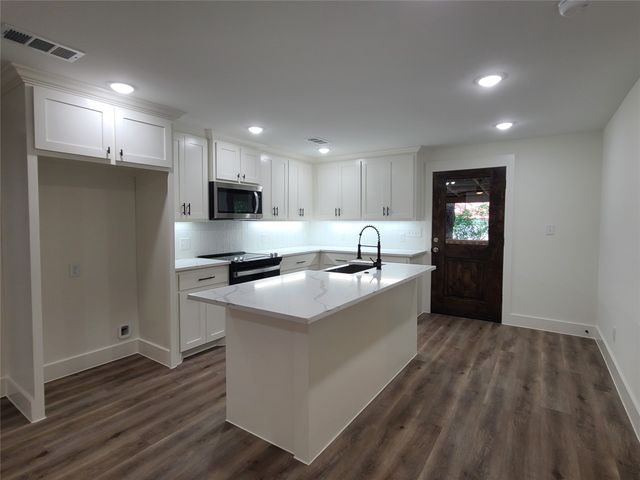 2015 W Knight Road, Denison, TX 75020