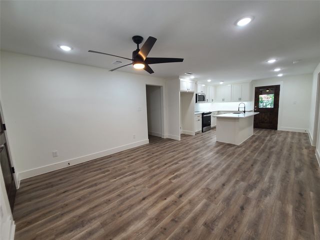 2015 W Knight Road, Denison, TX 75020