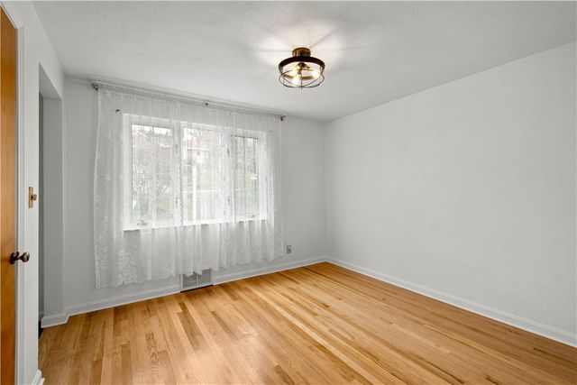 332 Long Dr, Upper St Clair, PA 15241