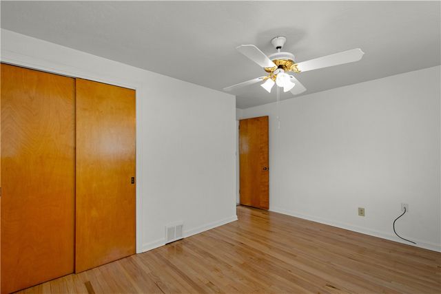 332 Long Dr, Upper St Clair, PA 15241