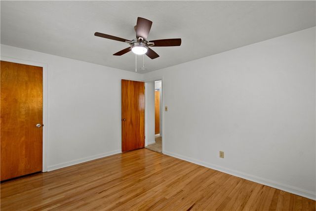 332 Long Dr, Upper St Clair, PA 15241
