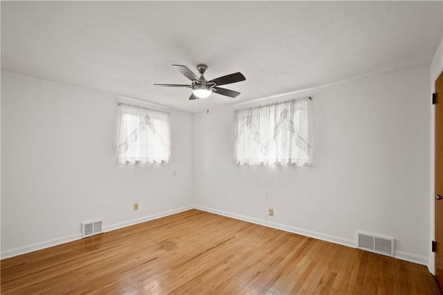 332 Long Dr, Upper St Clair, PA 15241