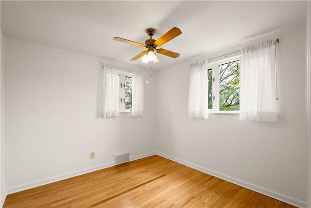 332 Long Dr, Upper St Clair, PA 15241