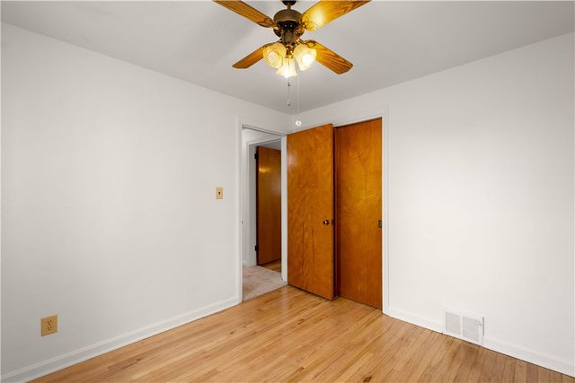 332 Long Dr, Upper St Clair, PA 15241