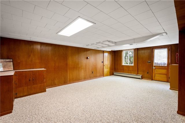 332 Long Dr, Upper St Clair, PA 15241