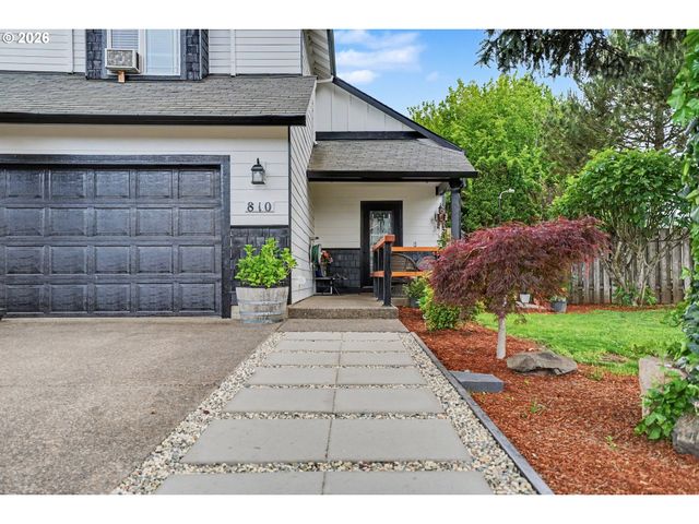 810 Se LOCUST St, Dundee, OR 97115