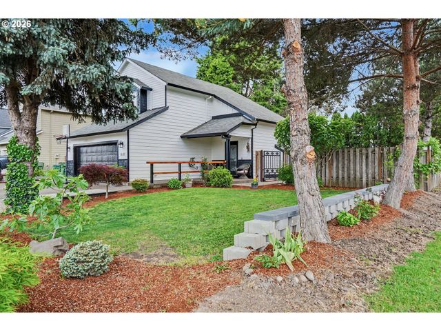 810 Se LOCUST St, Dundee, OR 97115