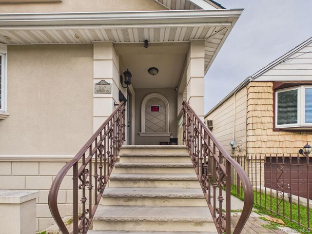 3147 Waterbury Avenue, Bronx, NY 10465