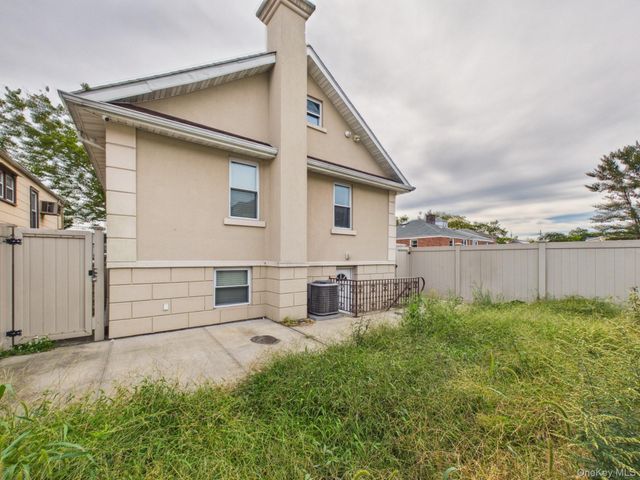 3147 Waterbury Avenue, Bronx, NY 10465