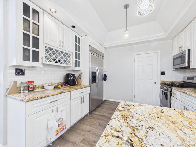 3147 Waterbury Avenue, Bronx, NY 10465