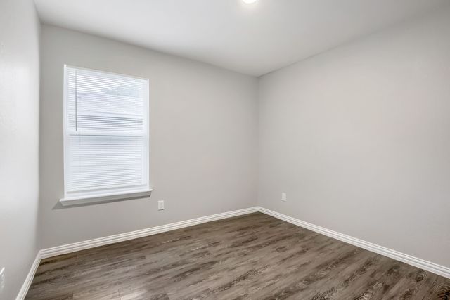824 E Pecan Avenue 828, Waco, TX 76704