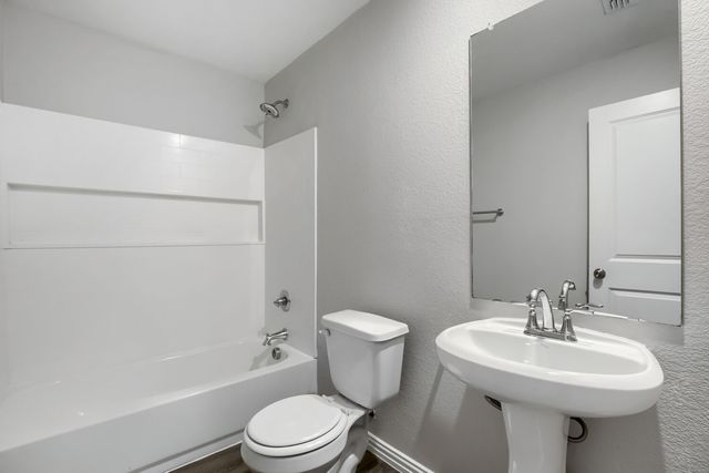 824 E Pecan Avenue 828, Waco, TX 76704