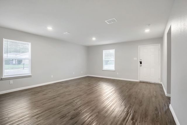 824 E Pecan Avenue 828, Waco, TX 76704