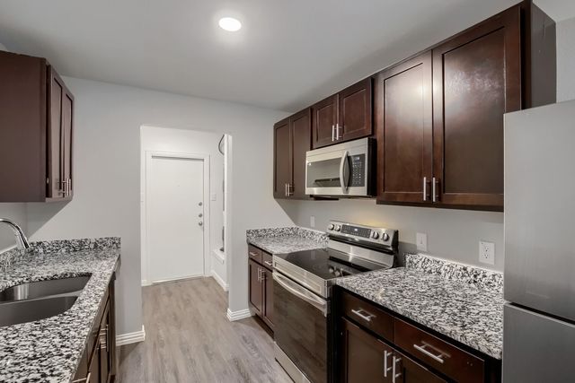 824 E Pecan Avenue 828, Waco, TX 76704