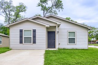 824 E Pecan Avenue 828, Waco, TX 76704