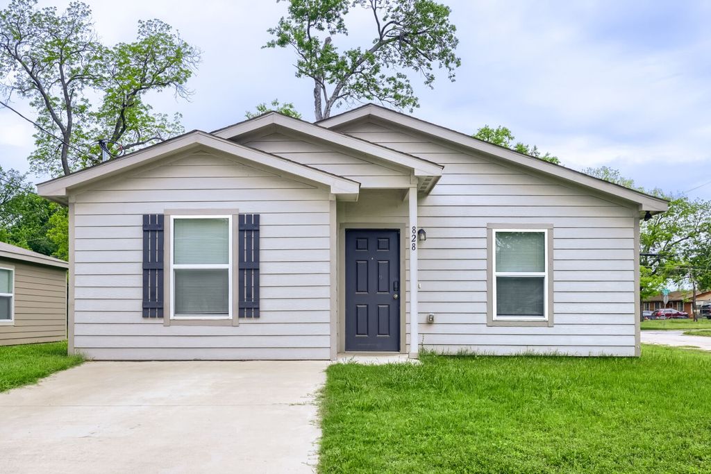 824 E Pecan Avenue 828, Waco, TX 76704