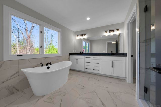 54729 Camden Court, Shelby Twp, MI 48316