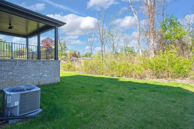 54729 Camden Court, Shelby Twp, MI 48316