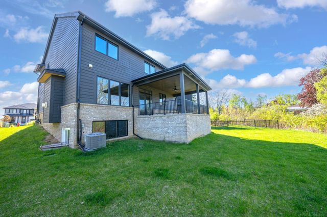 54729 Camden Court, Shelby Twp, MI 48316