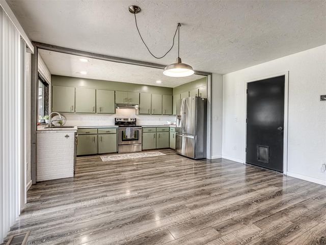 8805 Dena Lane, Oklahoma City, OK 73132