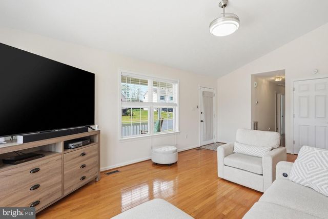 20 PHILIPS CT, Strasburg, VA 22657