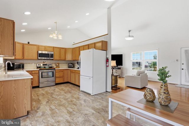 20 PHILIPS CT, Strasburg, VA 22657
