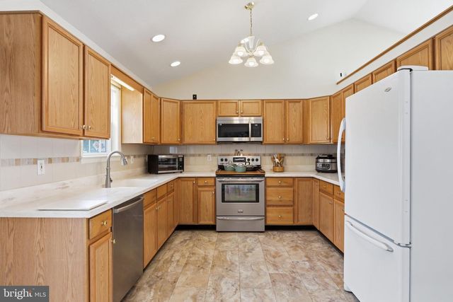 20 PHILIPS CT, Strasburg, VA 22657